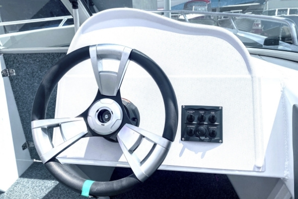 sports steering wheel of horizon seabreeze aluminium boat